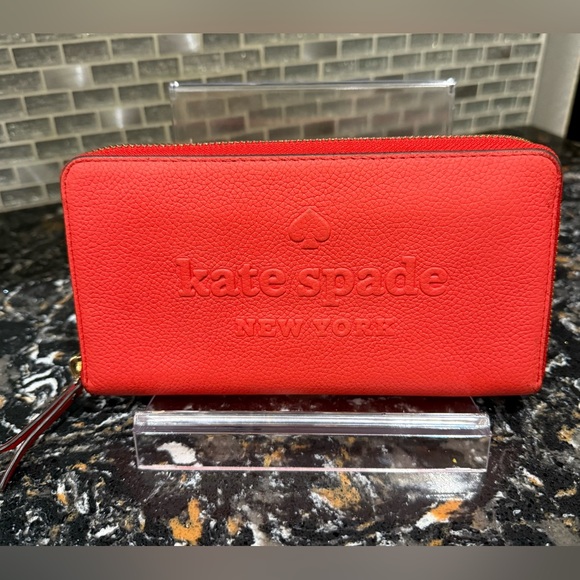 Kate Spade Vibrant Red Zip-Around Wallet - Picture 1 of 5